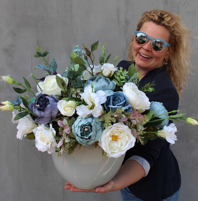 Albina II, kompozycja kwiatowa / bukiet w donicy Cinderella, wys. 54cm