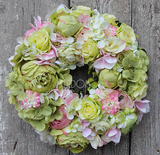 zielono-różowy dekoracyjny wianek na drzwi Polana, śr.32cm