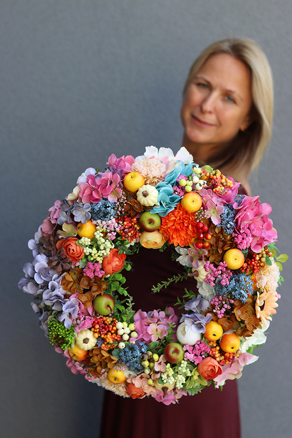 atrakcyjny tęczowy wianek, Piękno Kwiatów, śr.40cm 