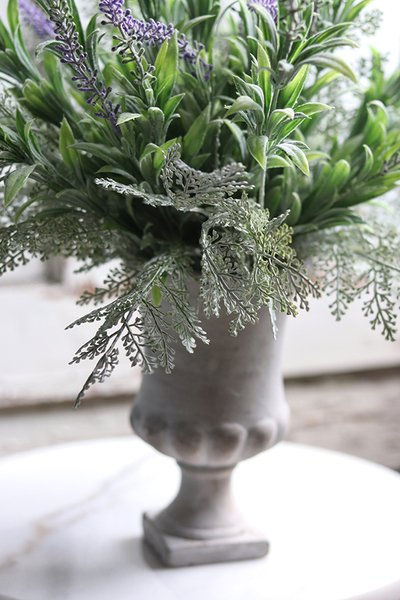 Lawendowe Wzgórza, kompozycja w cementowym pucharze Grigio, wym.50cm