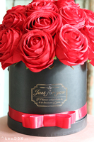 flowerbox z czerwonymi różami, Reditta 4, wym.30x30cm