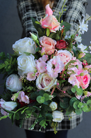 Odettino 2, bogaty bukiet nagrobny we wkładzie, wys.55cm