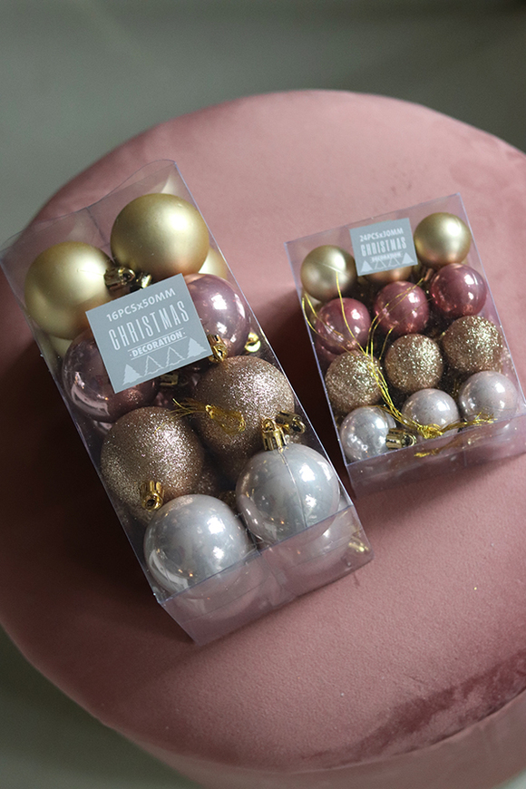 bombki / zawieszki z tworzywa sztucznego, Pudrove Święta, kpl.16szt 
