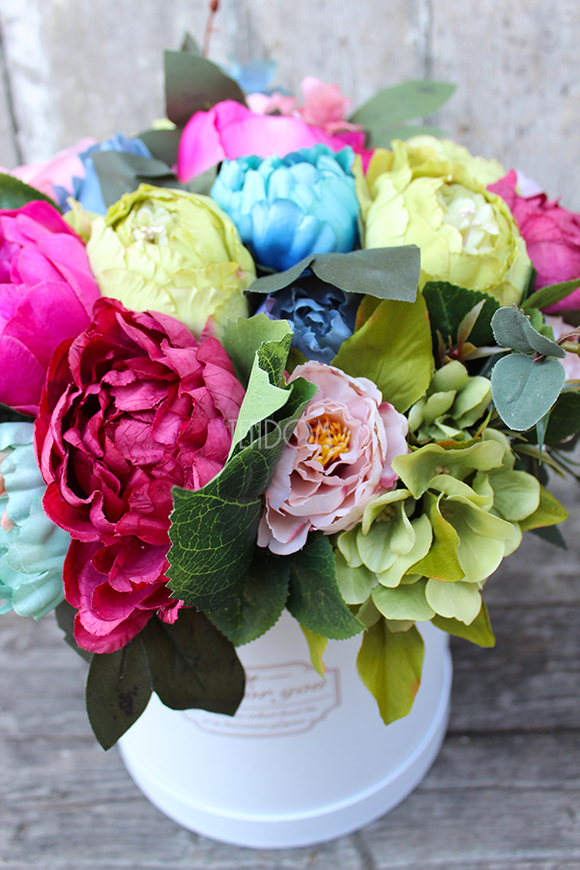 kompozycja kwiatowa / bukiet Flowerbox Caryca Katarzyna Big, wys.38cm