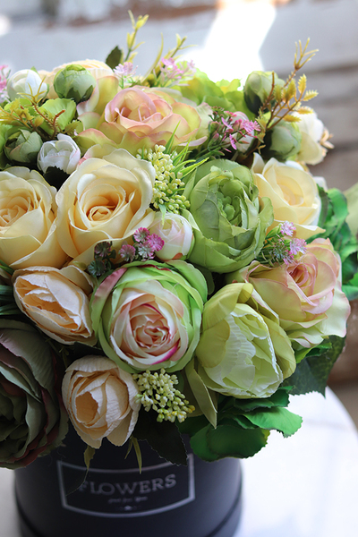 bogaty flowerbox z zielonymi kwiatami, Zielono Mi, wys.38cm 