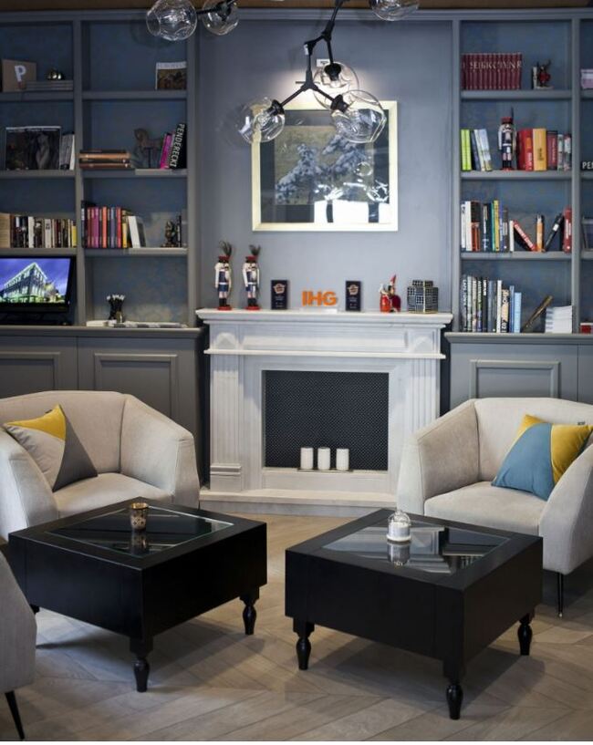 Geometric London, poduszka dekoracyjna welurowa, wym.45x45cm