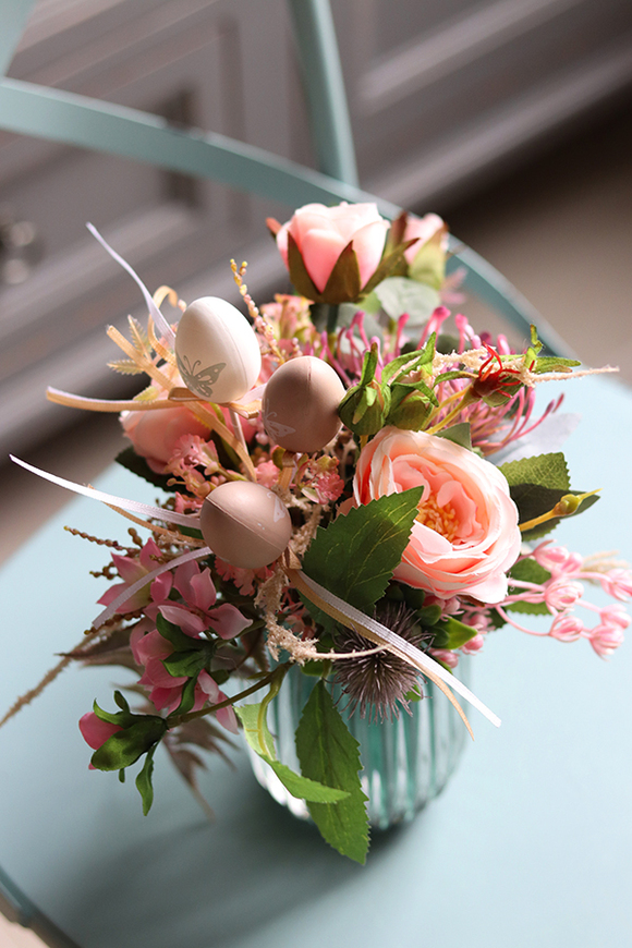 Butterfly, wielkanocny bukiet w szklanym wazonie, wys.30cm