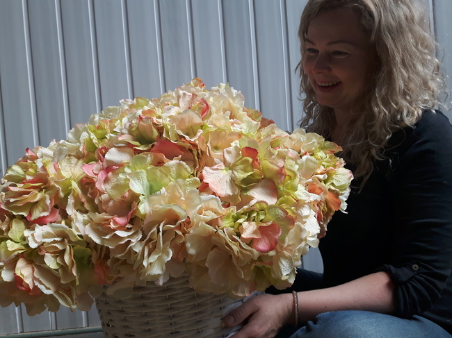 bogaty kosz ze szlachetnymi hortensjami Exclusive Light  Ocean 65x60cm