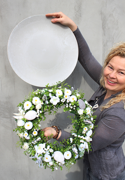 dekoracyjny wianek / stroik Nestro na plastikowym talerzu, z jajkiem, śr.40cm