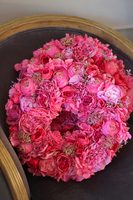 Brightenna, bardzo bogaty, fuksjowy wianek, śr. 40cm