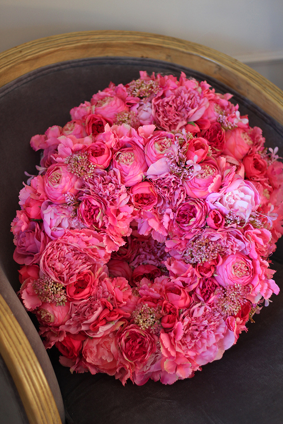 Brightenna, bardzo bogaty, fuksjowy wianek, śr. 40cm