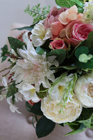 PasteLova, kompozycja kwiatowa w stylowym naczyniu / bukiet wys.26cm