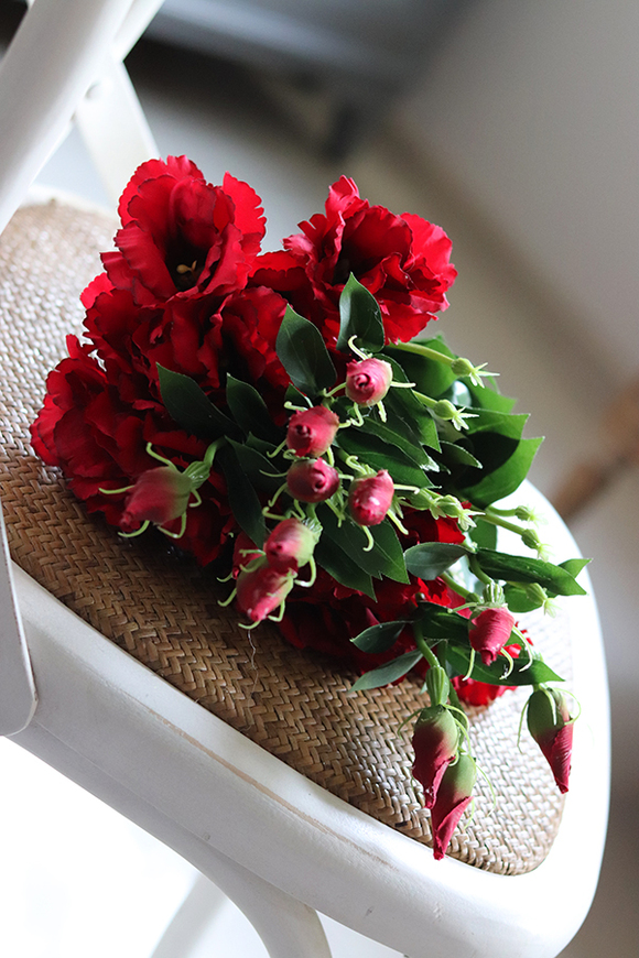 bukiet eustomy na piku, czerwień, 12szt. dł.47cm 