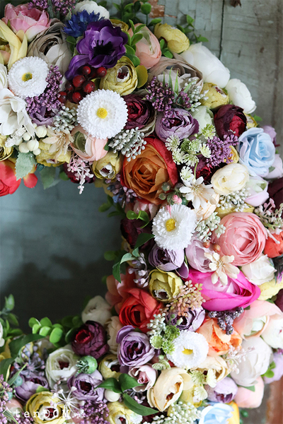 atrakcyjny kwiatowy wianek, Perrasa Marcowa, śr.50cm