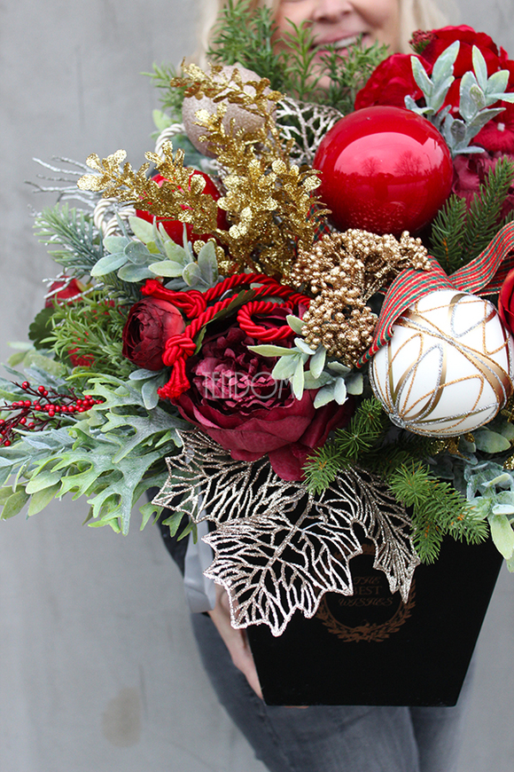 Christmas Red kompozycja kwiatowa / bukiet Flowerbox, wys.57cm