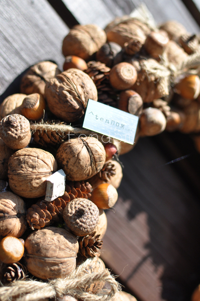 wianek dekoracyjny Nuts, śr.30cm