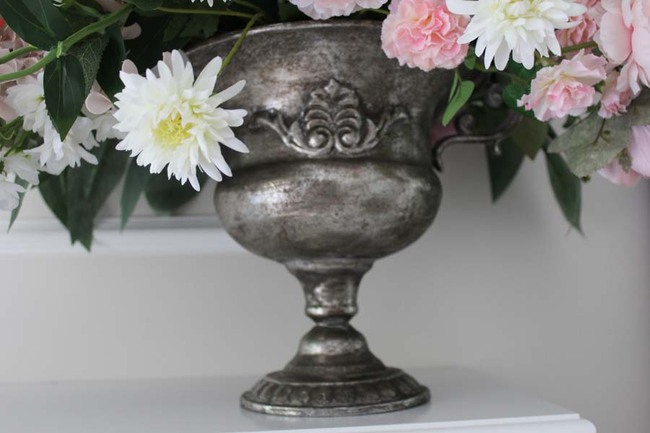 elegancka kompozycja Victoria w srebrnym metalowym pucharze, wys.55cm