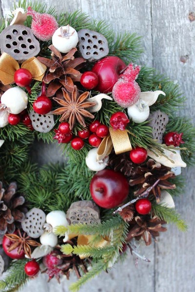 elegancka świąteczna dekoracja / wianek na drzwi Zimowe Klimaty, śr.27 cm