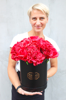 walentynkowa kompozycja kwiatowa / bukiet Flowerbox Czerwień, wys.31cm