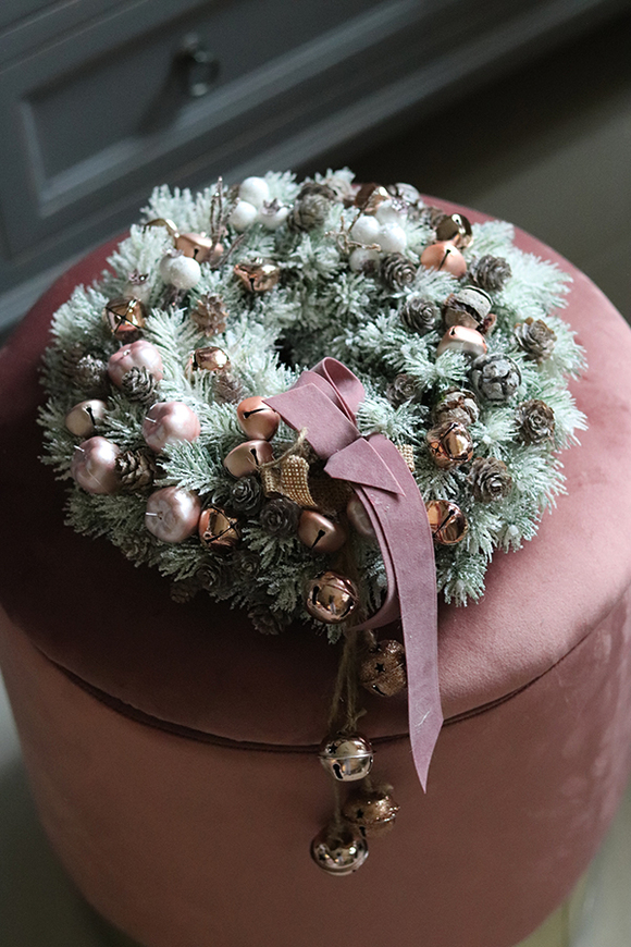 atrakcyjny świąteczny wianek/stroik, Pudrove Święta, śr.30cm 