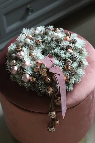 atrakcyjny świąteczny wianek/stroik, Pudrove Święta, śr.30cm 