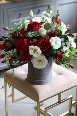 Roberto, welurowy czerwono-biały flowerbox, wys.68cm