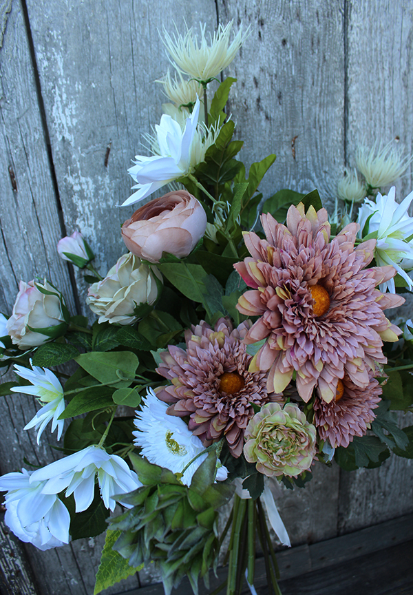 bukiet beżowy Klena z róznorodnych kwiatów sztucznych, wym.60cm