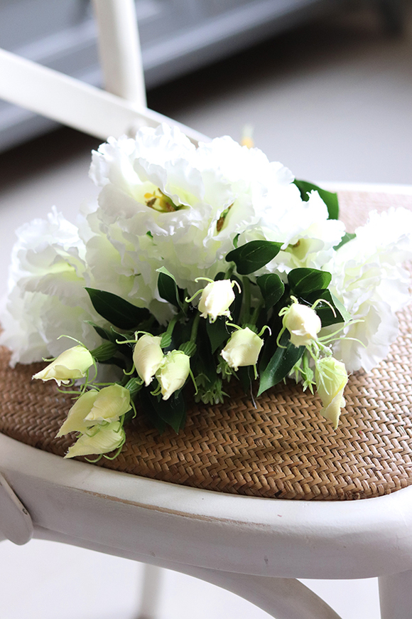 bukiet eustomy na piku, biel, 12szt. dł.47cm