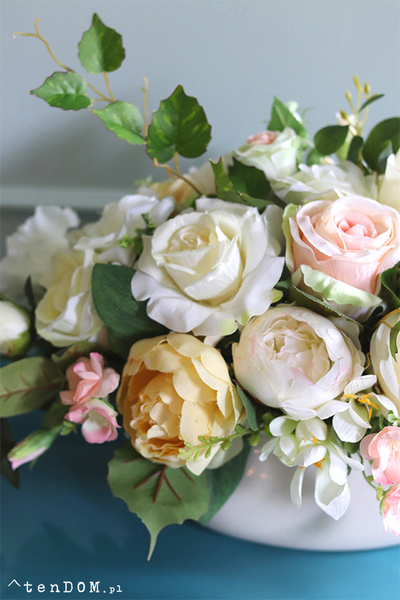 Arroyo, bogata kompozycja kwiatowa na stół, wym.26x46cm