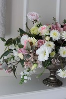 elegancka kompozycja Victoria w srebrnym metalowym pucharze, wys.55cm