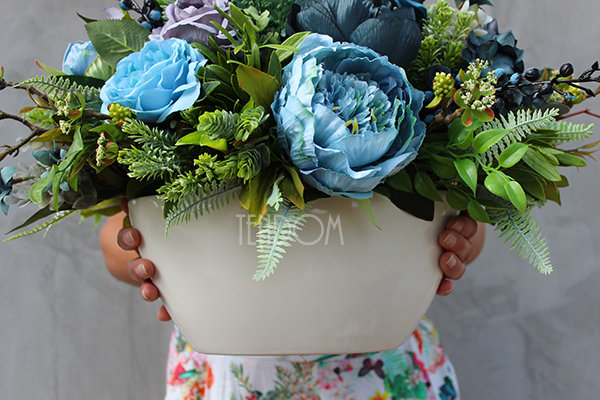 Napoleon kompozycja kwiatowa / bukiet wys.38cm, szer.57cm