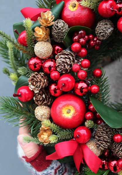 Czerwień na Święta, tradycyjny świąteczny wianek, śr.32cm