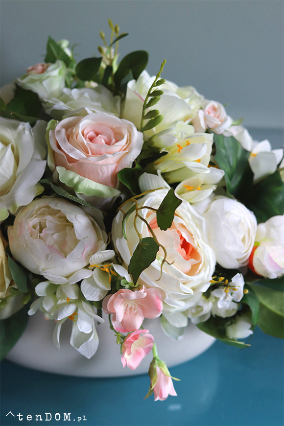 Arroyo, bogata kompozycja kwiatowa na stół, wym.26x46cm