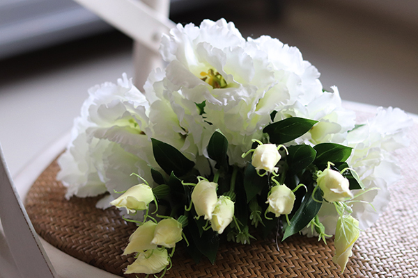 bukiet eustomy na piku, biel, 12szt. dł.47cm