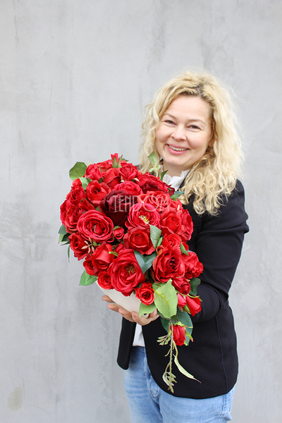 bukiet / kwiatowa kompozycja Ekskluzywna Czerwień, wys.22cm