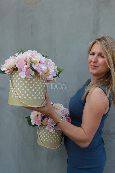 Róże&Groszki kompozycja kwiatowa / bukiet flowerbox, wys.26cm