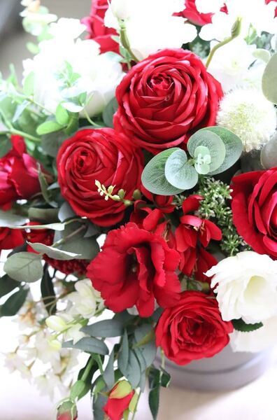 Roberto, welurowy czerwono-biały flowerbox, wys.68cm