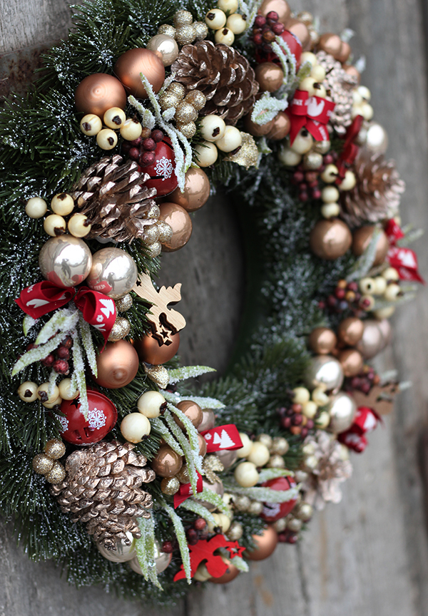 Ewela, malowniczy świąteczny wianek na drzwi, śr.40 cm