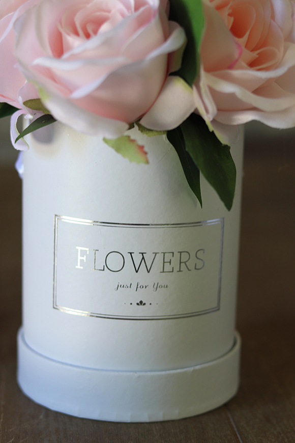 box / bukiet z jasnoróżowych róż Thelina wys.22cm