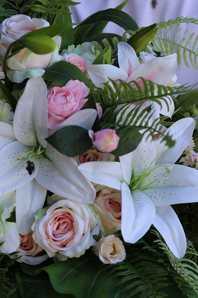 Liliowa, dekoracja nagrobna z liliami, wym.65x76cm 