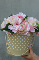 Róże&Groszki kompozycja kwiatowa / bukiet flowerbox, wys.26cm