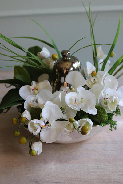 Dekoria Pear 2, storczyk kompozycja kwiatowa w srebrnym naczyniu, wym.29x37cm 