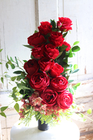 Czerwone Serce, bukiet nagrobny  we wkładzie do wazonu, wys.68cm