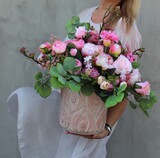 bardzo atrakcyjna kompozycja kwiatowa / bukiet Malaga, wys.38cm