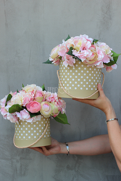 Róże&Groszki kompozycja kwiatowa / bukiet flowerbox, wys.26cm