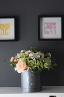 Bethany, kompozycja kwiatowa, flowerbox, wys.36cm