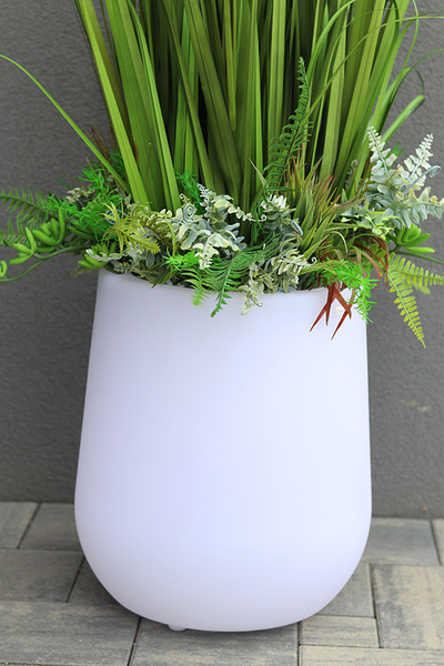 Presalio Grande, sztuczna trawa w podświetlanej donicy, wys.144cm 