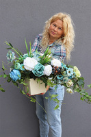 asymetryczna kompozycja kwiatowa, Blue Refilia, wym.40x80cm