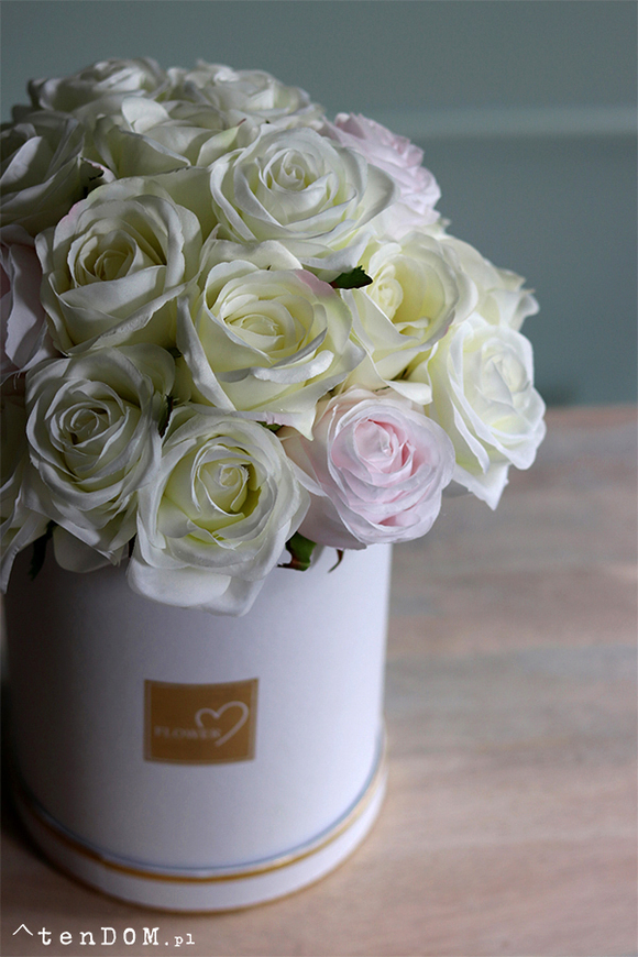 bogaty flowerbox z różami, Szampańska Elegancja 2, wys.38cm