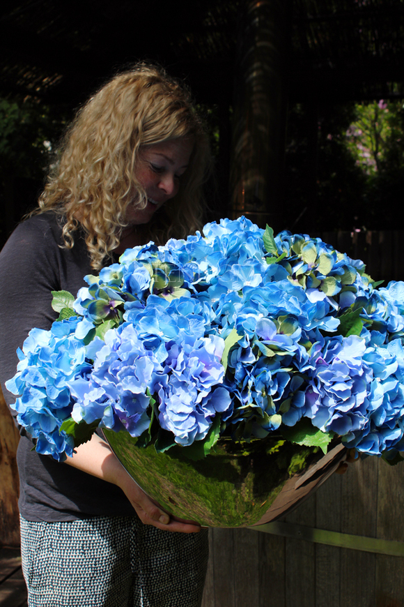 elegancka kompozycja kwiatowa / bukiet Hydrangea wys.40cm, dł.70cm